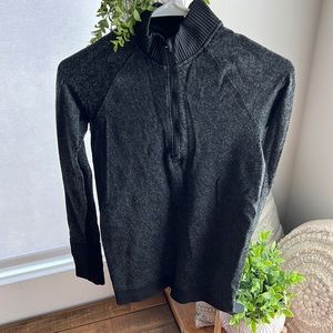 Lululemon woman’s 1/4 zip